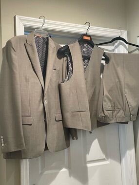 Tallia Men’s 3-Piece Light Taupe Suit - Jacket, Vest & Pants